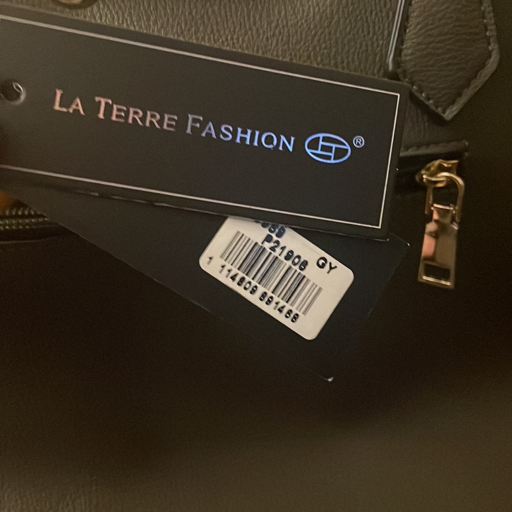 La Terre Fashion satchel style bag PETA- approved  (Vegan) - Picture 6 of 6
